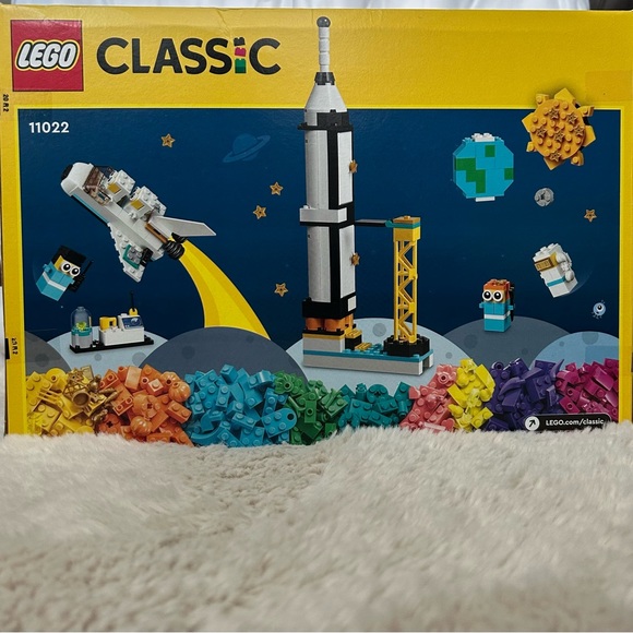 Lego Classic Space Mission Set- 1700 pieces - Picture 7 of 7